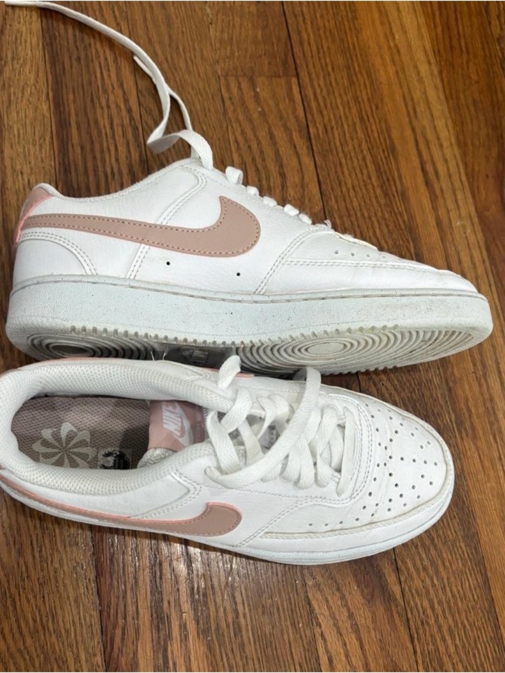 Womens Nike Court Vision Low Next Nature, size 7.5